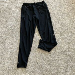 Black medium men’s etonic athletic pants